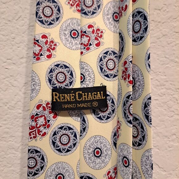 RENE CHAGAL Italian Design Neck Tie Pale Yellow Medallion 56 inches x 3 3/4 - Picture 1 of 2